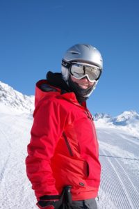 https://pixabay.com/en/skier-skiing-ski-run-ski-snow-999188/